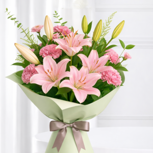 Wonderful rose vase with Greenwich chocolate from Villain